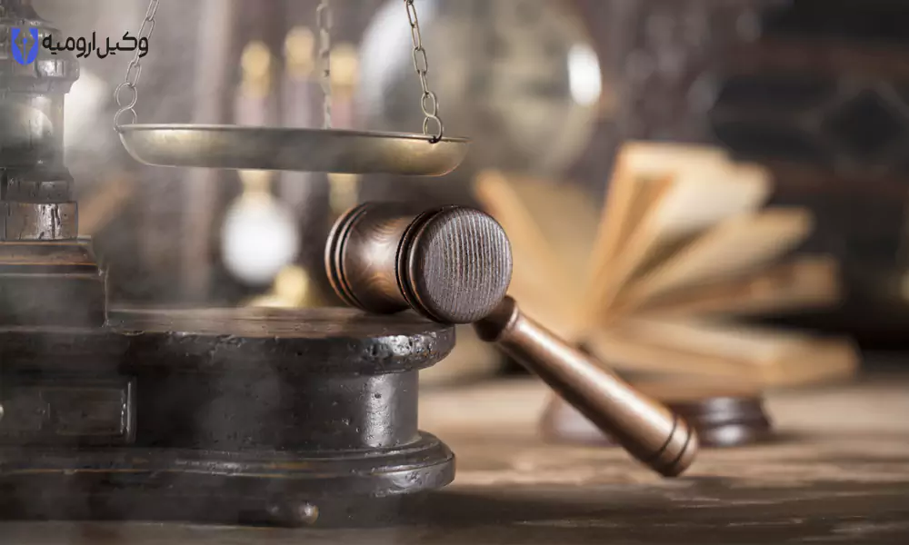 حکم مردی که  دست بزن دارد